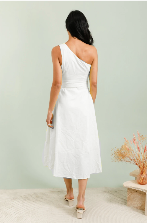 Robe mi-longue design asymétrique