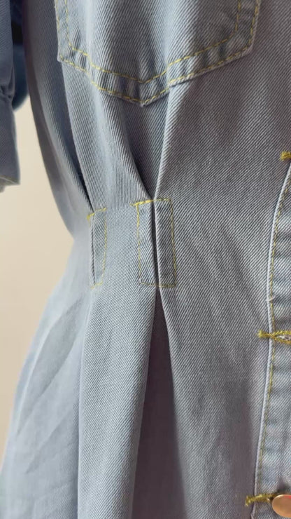 Robe boutonnée en denim à manches bouffantes