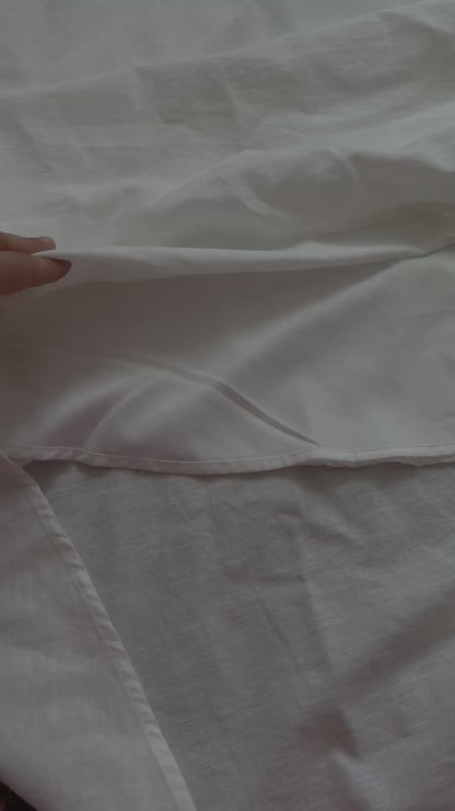 Robe mi-longue design asymétrique